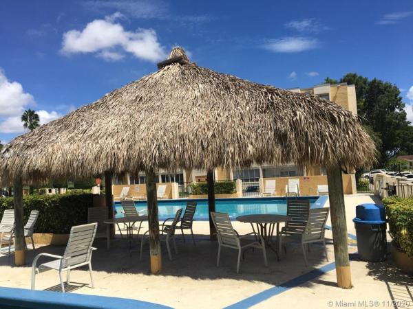 Sovereigns, 6911 SW 147th Ave #1B, Kendale Lakes, Florida 33193, image 2