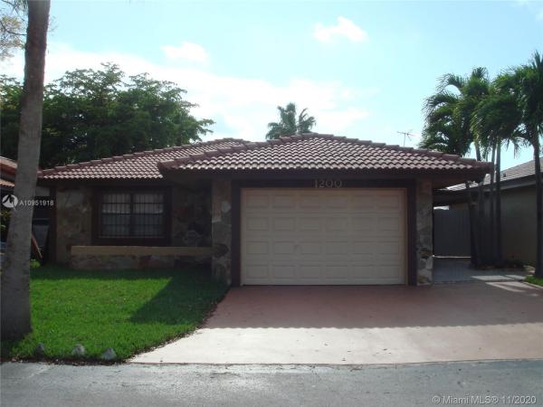 Tamiami Lakes, 1200 SW 136th Pl, Tamiami, Florida 33184, image 2