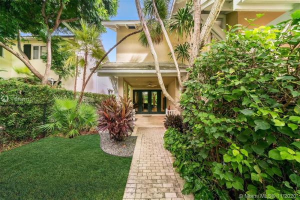 Bay Homes, 3601 N Bay Homes Dr, Miami, Florida 33133, image 2