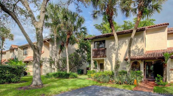 Briar Bay Townhouse Estates, 13133 SW 95th Ave #13133, Kendall, Florida 33176, image 2