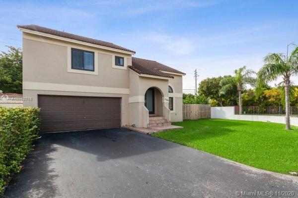 Pueblo Del Sol, 7190 SW 103rd Ct Cir, Sunset, Florida 33173, image 2