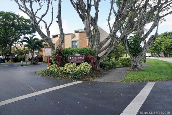 The Twins, 6630 SW 139th Ave #6630, Kendale Lakes, Florida 33183, image 2