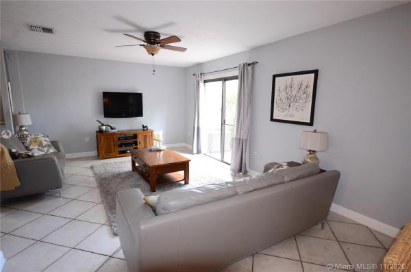 Briar Bay Townhouse Estates, 12939 SW 95th Ave, Kendall, Florida 33176, image 2