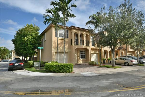 Tuscany Village, 12991 SW 134th Ter, Three Lakes, Florida 33186, image 2