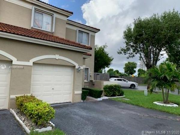 Bridgeport Villas, 14320 SW 126th Pl #14320, Three Lakes, Florida 33186, image 2