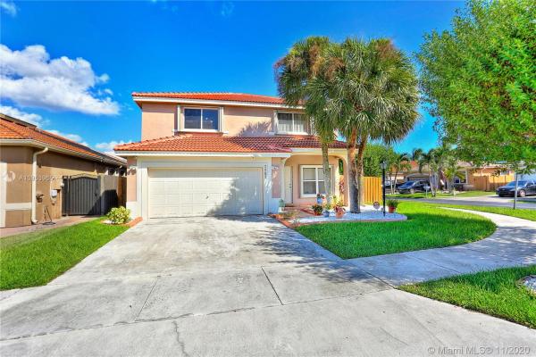 Park Square At Lago Mar, 7583 SW 166th Ct, The Hammocks, Florida 33193, image 2