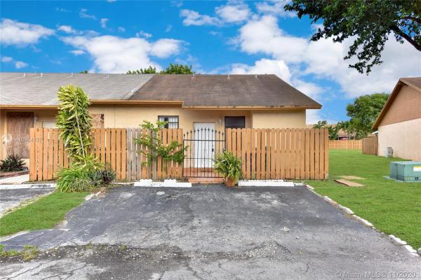 Aspen Townhomes, 6743 NW 192nd Ln, Country Club, Florida 33015, image 2