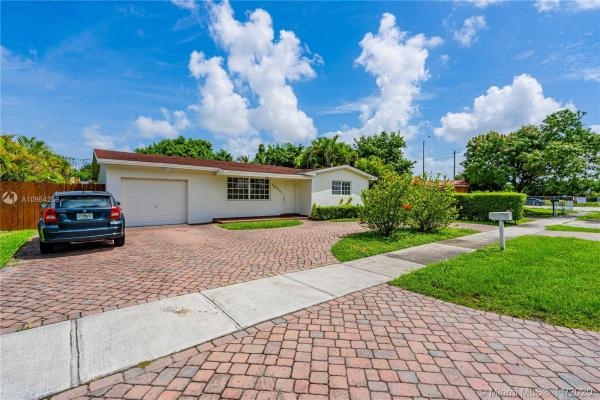 Intag Gardens, 10711 SW 36th St, University Park, Florida 33165, image 2