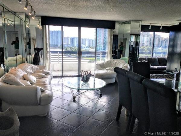 Mystic Pointe Tower 500, 3530 Mystic Pointe Dr #805, Aventura, Florida 33180, image 2
