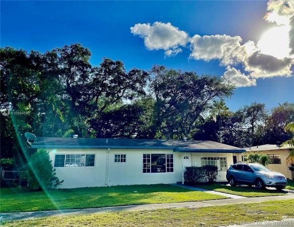 Oak Knoll, 944 NE 154th St, Golden Glades, Florida 33162, image 2