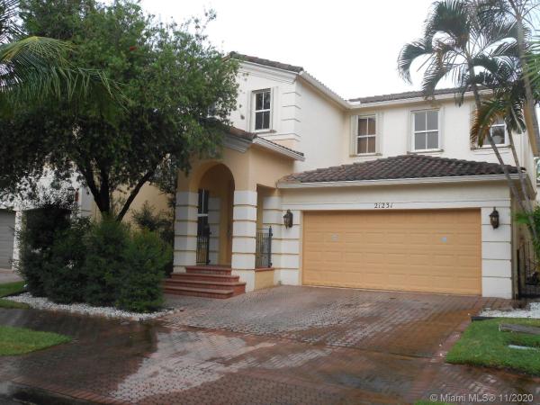 Aventura Lakes, 21231 NE 31st Pl, Aventura, Florida 33180, image 2