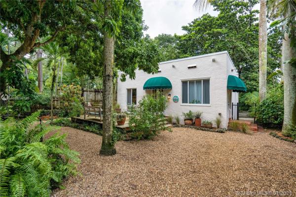 Douglas Circle, 3843 Kumquat Ave, Miami, Florida 33133, image 2