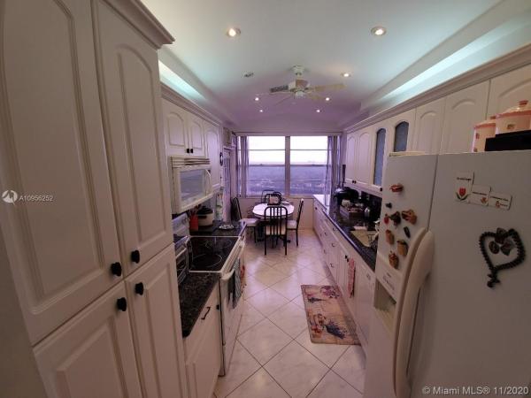 Del Prado, 18051 Biscayne Blvd #PH-05-1, Aventura, Florida 33160, image 2