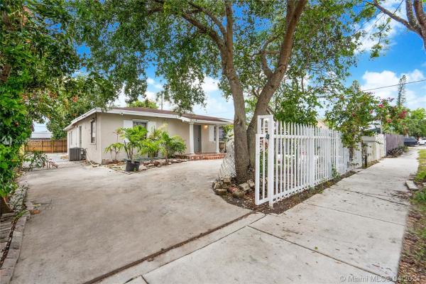 Broadmoor Manor, 3520 NW 95th St, West Little River, Florida 33147, image 2