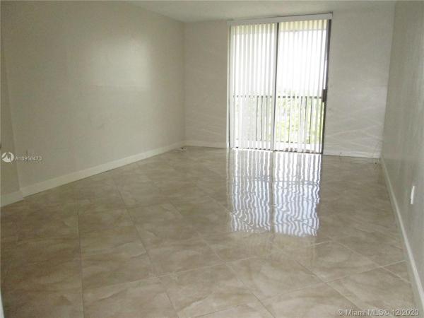 Woodside, 16950 W Dixie Hwy #A630, North Miami Beach, Florida 33160, image 2
