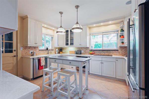 Riviera, 5510 Maggiore St, Coral Gables, Florida 33146, image 2