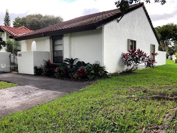Town Villas In The Crossings, 11124 SW 133rd Ct, The Crossings, Florida 33186, image 2