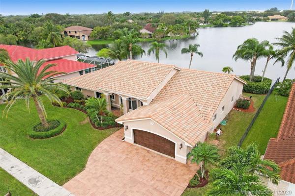 Ridgeview Lake Estates, 10367 SW 17th Dr, Davie, Florida 33324, image 2