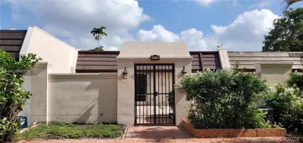 Miami Lakes Golf Course Village, 7367 Big Cypress Ct #7367, Miami Lakes, Florida 33014, image 2