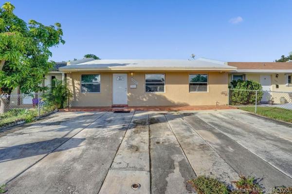 Royale Green, 12947 SW 48th St, Kendale Lakes, Florida 33175, image 2