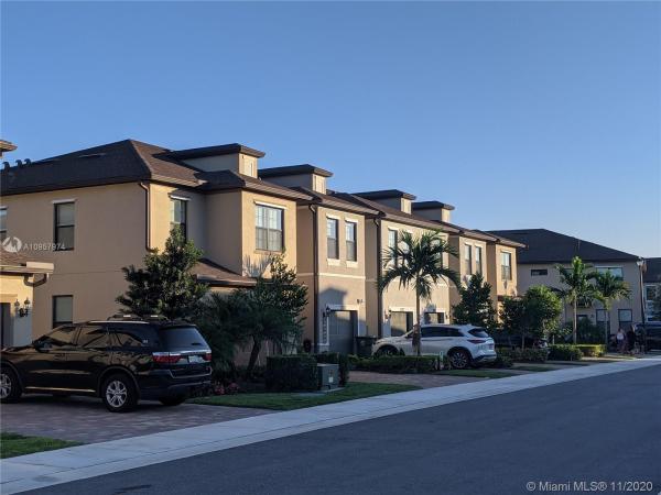Preston Square, 2354 Byron St, Palm Springs, Florida 33406, image 2