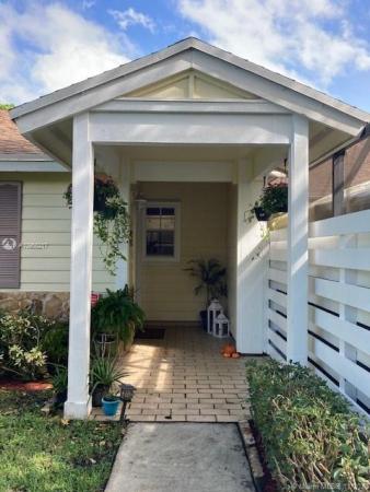 Village Homes At Country Walk, 13763 SW 149th Cir Ln, Country Walk, Florida 33186, image 2