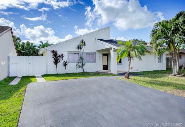 Oak Park Estates, 12420 SW 203rd St, South Miami Heights, Florida 33177, image 2