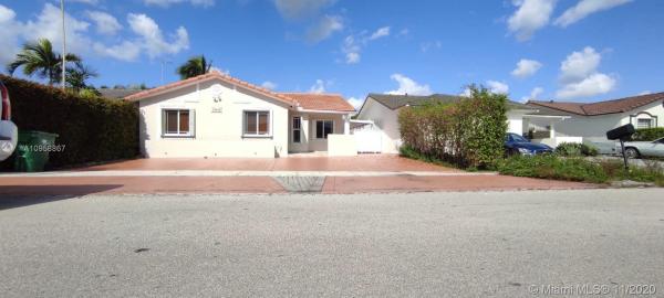 Golden Eagle Estates, 10019 NW 128th Ter, Hialeah Gardens, Florida 33018, image 2