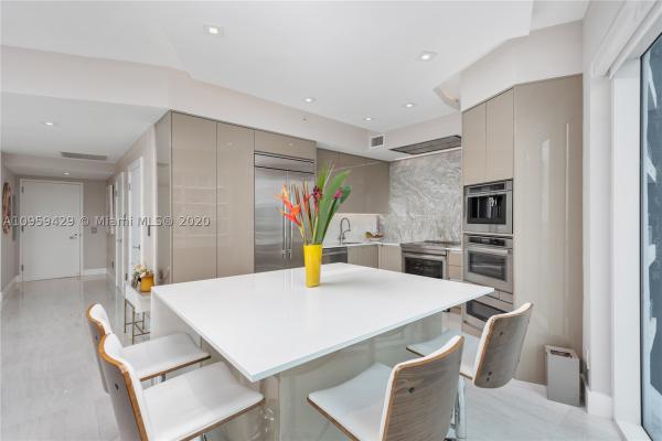 Infinity At Brickell, 60 SW 13th St #4200, Miami, Florida 33130, image 3