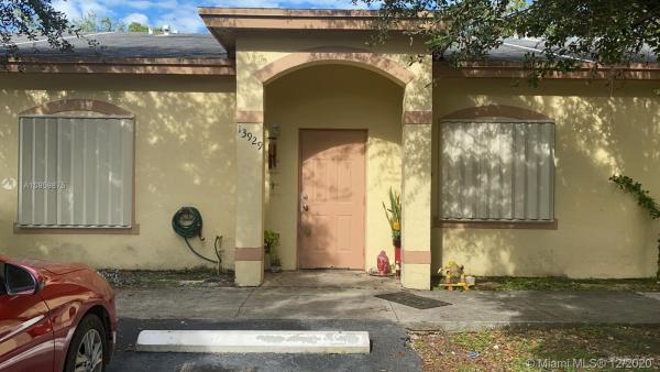 Waterside Townhomes, 13929 SW 282nd St, Leisure City, Florida 33033, image 2