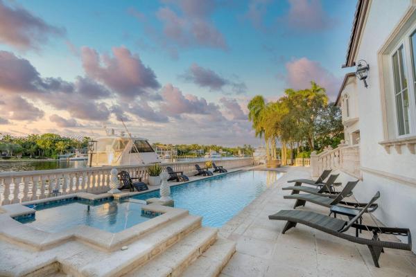 Old Cutler Bay, 565 Reinante Ave, Coral Gables, Florida 33156, image 2