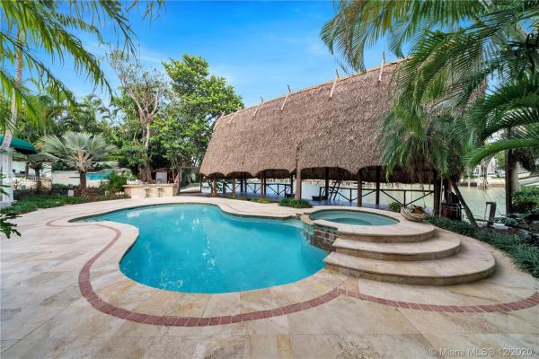 Beach View, 6145 Pine Tree Dr, Miami Beach, Florida 33140, image 2