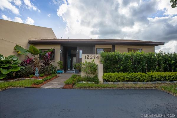 Devon Aire Villas, 12374 SW 111th Ln, The Crossings, Florida 33186, image 2