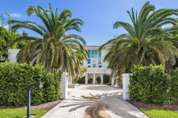 Sunrise Harbour, 6875 Sunrise Dr, Coral Gables, Florida 33133, image 2