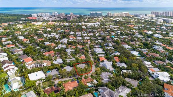 Tropical Isle Homes, 315 Cypress Dr, Key Biscayne, Florida 33149, image 2
