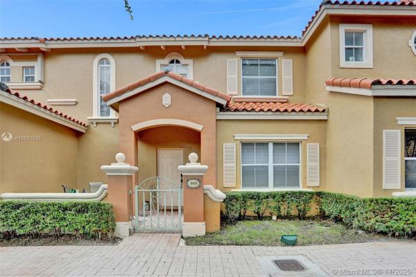 Villa Vizcaya, 8551 NW 141st Ter #303, Miami Lakes, Florida 33016, image 2