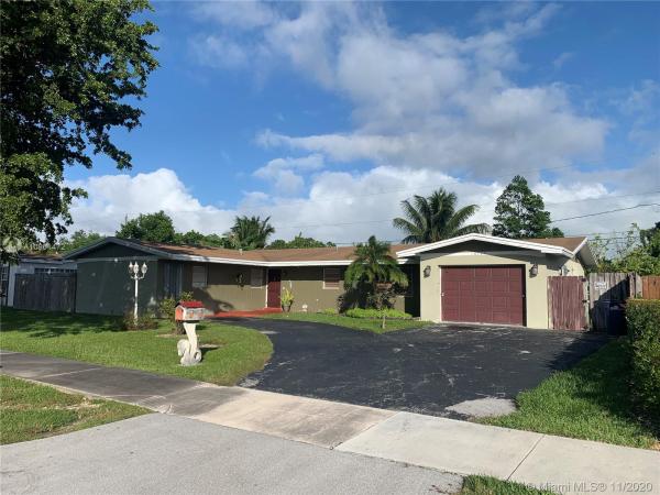 Palmetto Country Club Estates, 16135 SW 98th Ct, Palmetto Estates, Florida 33157, image 2