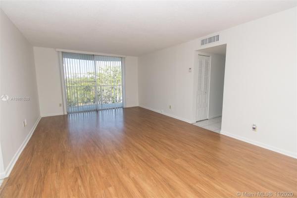 Montecarlo, 498 NW 165th St Rd #D-402, Golden Glades, Florida 33169, image 2