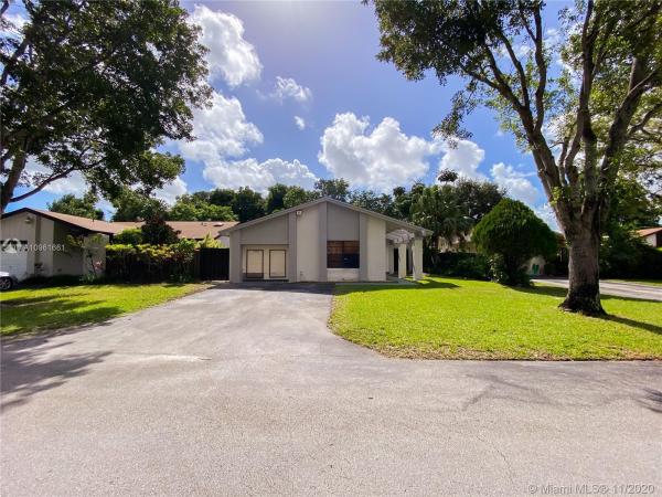Patio Homes In The Crossings, 13646 SW 117th Ln, The Crossings, Florida 33186, image 1