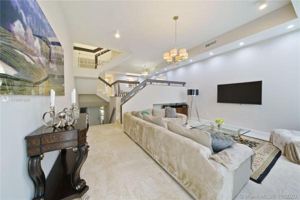 Casa Bella Villas, 2505 NE 135th St, North Miami, Florida 33181, image 2