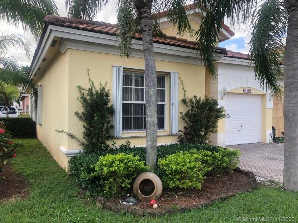 Lennar Townhomes At Forest Lakes, 16224 SW 103rd St, The Hammocks, Florida 33196, image 2