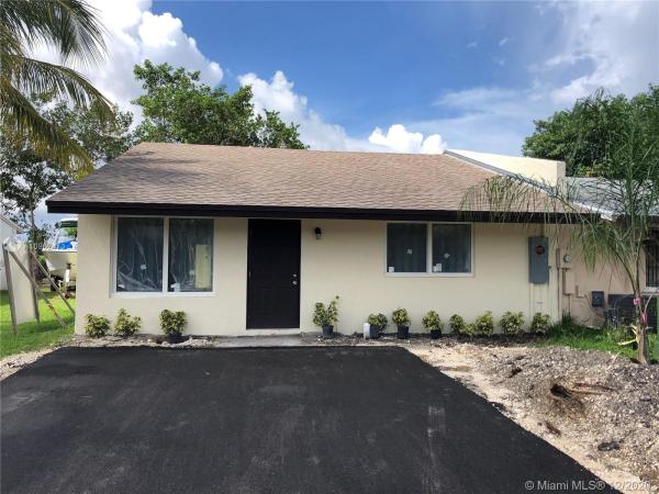 Esplanade, 1550 Kia Dr, Homestead, Florida 33033, image 2