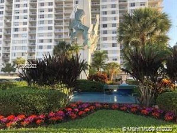 Arlen House Central, 300 Bayview Dr #916, Sunny Isles Beach, Florida 33160, image 2