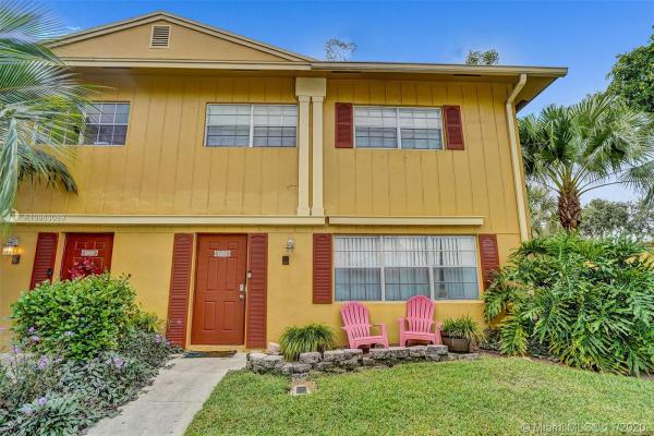 Arrowhead Golf & Tennis Club, 1805 SW 81st Ave #4-15, Davie, Florida 33324, image 2
