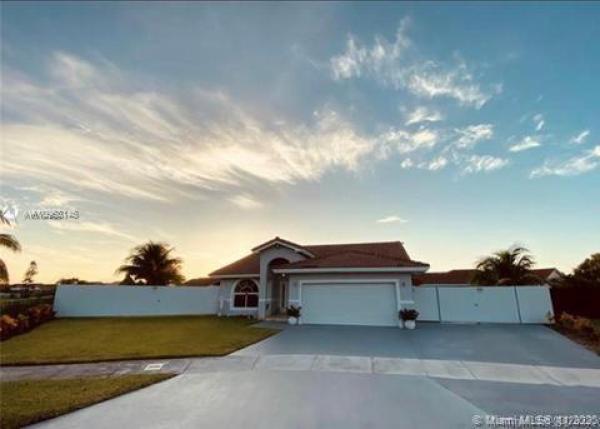 Bird Lakes North, 14612 SW 46th St, Kendale Lakes, Florida 33175, image 2