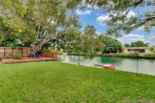Bel Aire, 19731 Sterling Dr, Cutler Bay, Florida 33157, image 2