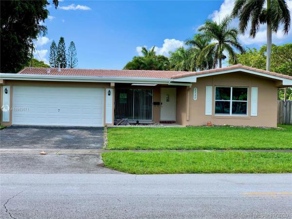 Sunrise Golf Village, 2227 NW 72nd Ave, Sunrise, Florida 33313, image 2
