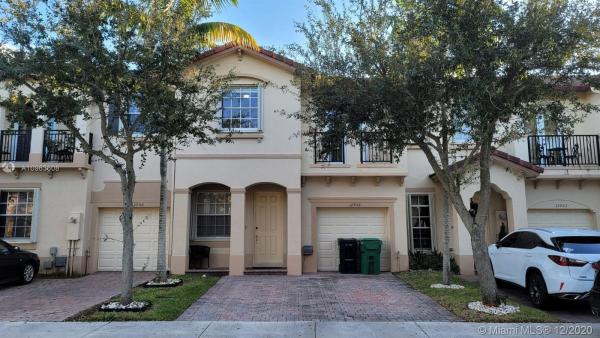Tuscany Village, 12956 SW 134th Ter, Three Lakes, Florida 33186, image 2