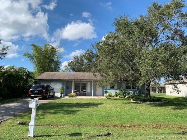 1248 SE Ladner St, Florida 34983, image 2