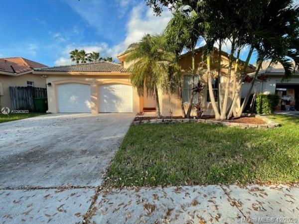 Royal Palm, 14321 N Royal Cove Cir, Davie, Florida 33325, image 2